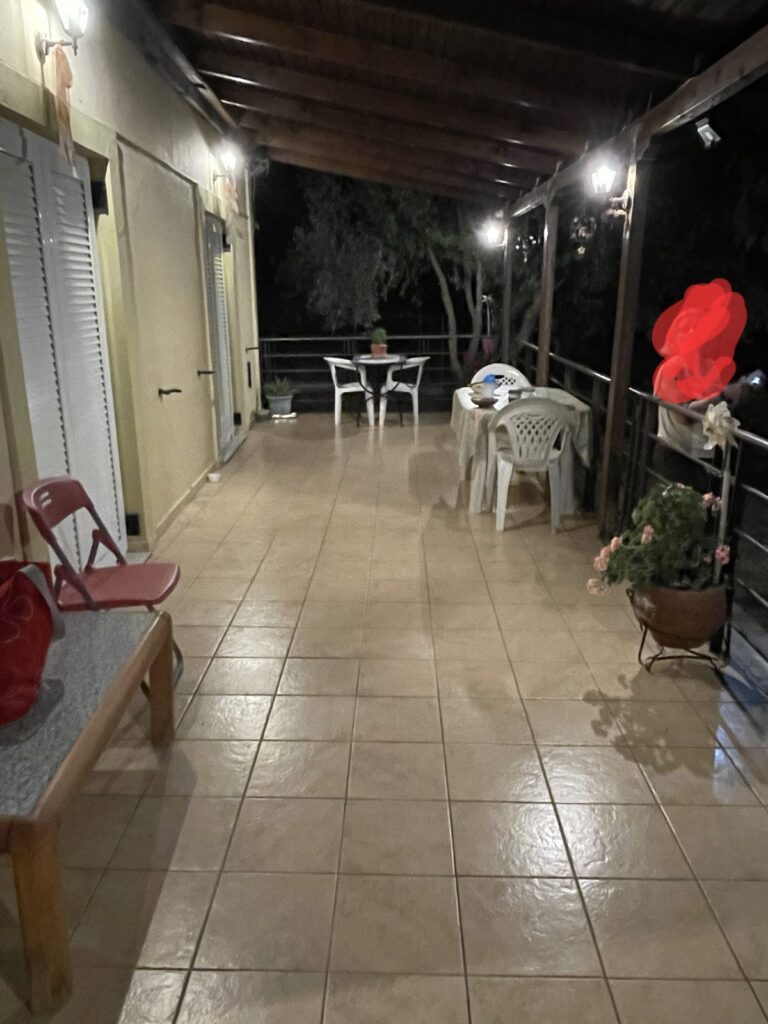 IMG-71206151337e96c06ff6a39641a7ce40-V